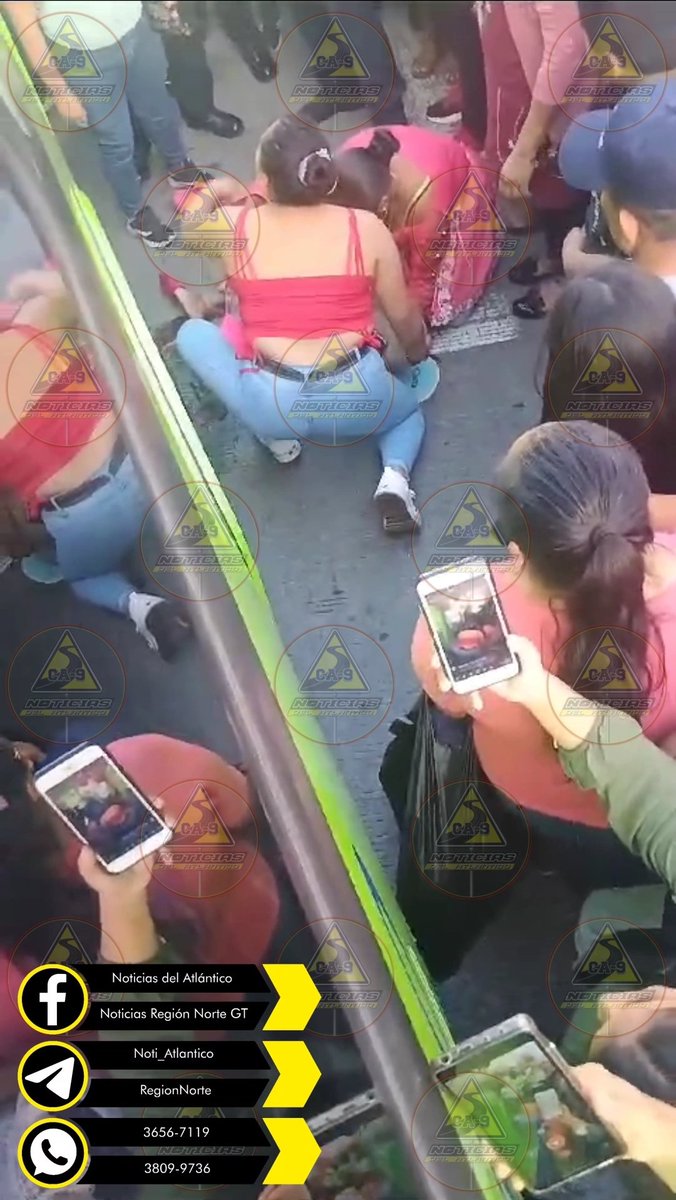 🔴#URGENTE | DAMA ATROPELLADA POR TRANSMETRO.

🔞𝕄𝕒𝕥𝕖𝕣𝕚𝕒𝕝 𝕤𝕚𝕟 𝕔𝕖𝕟𝕤𝕦𝕣𝕒 𝕖𝕟 𝕟𝕦𝕖𝕤𝕥𝕣𝕠 𝕘𝕣𝕦𝕡𝕠 𝕕𝕖 #𝕋𝕖𝕝𝕖𝕘𝕣𝕒𝕞:
t.me/NoticiasdelAtl…

Plaza Barrios, 18 calle y 9 Avenida, #Zona1, dama de la tercera edad atropellada por @TransmetroGuate