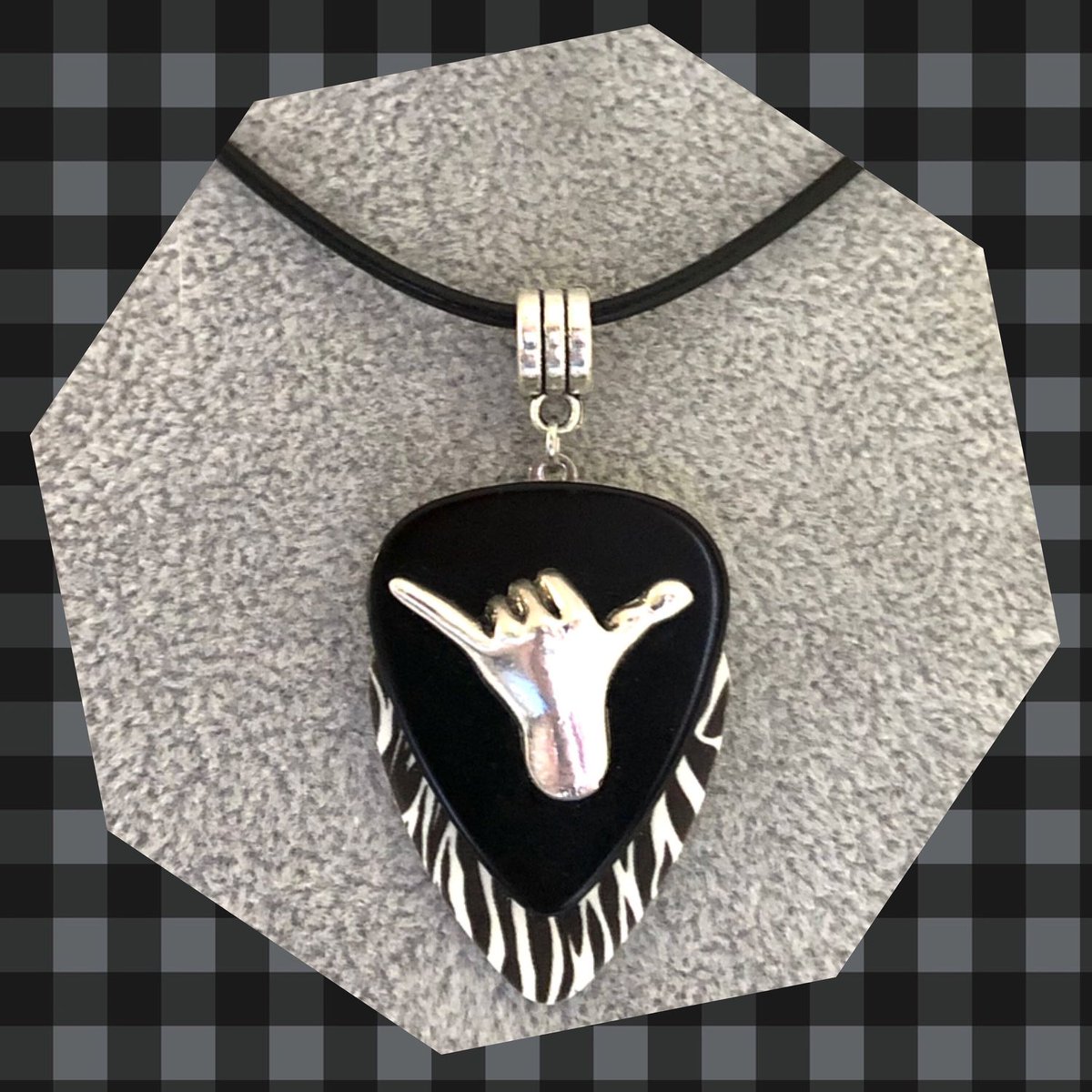 Rock On Sign of Horns Pendant nocturnemusicjewelry.etsy.com/listing/165765… #jewelry #handmadejewelry #rockon #rockstyle #guitarpick #signofhorns #guitarpickpendant #rockandroll #heavymetal #guitarist #musician #musicjewelry #rocker