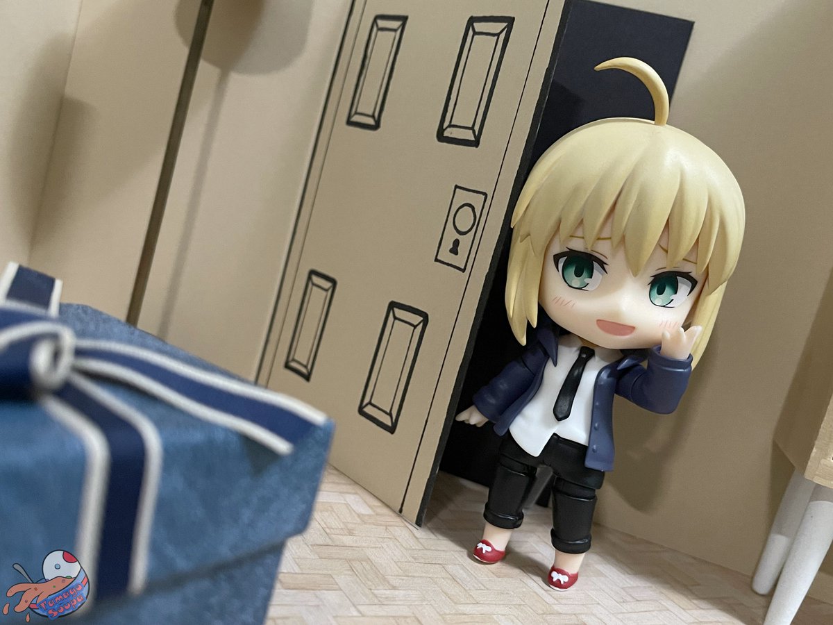 Home from work, Saber turns on the lights to a Birthday Present! Happy Birthday! #Nendoroid