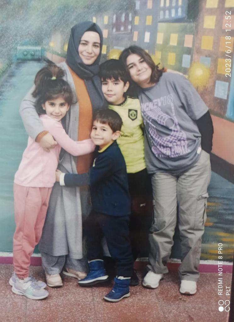YelizTemur,whose husband wasalso detained,was sentencd to9y in prison for acts that theECHRdid'nt consider as acrime.She was arrested inEdirne onJune.Temur,who hasfour children,said,'Please make myvoice heard so that I can be reunitd with myChildrn.'
Hayat BayramOlsa
#HumanRights