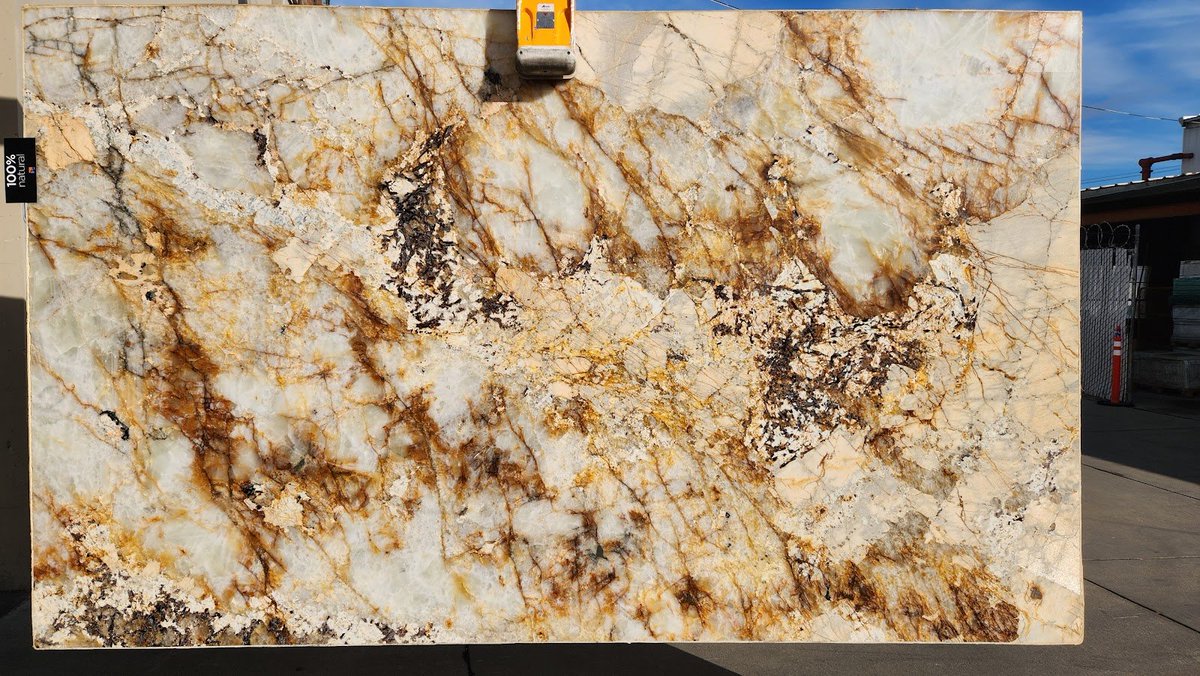 Curious about our tile and stone offerings? Take a virtual tour of our project gallery and get inspired by stunning designs and innovative applications that will take your home to the next level. Contact us for more information! (916) 387-6366