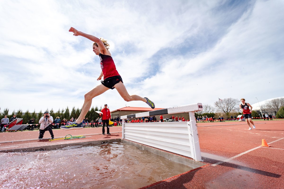 Another home meet on deck. See you Saturday. 😎 📰: Yote.us/3JbvsY6 #GoYotes x #WeAreSouthDakota 🐾