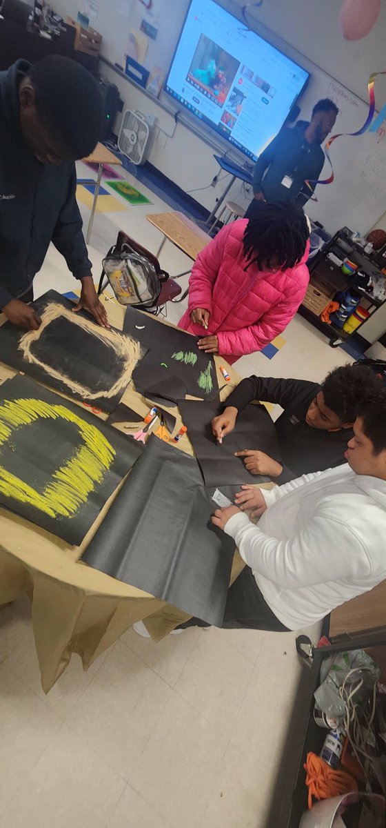 JLIA_Science's tweet photo. Check out our regional unit’s Solar Eclipse Project! These are amazing. We love to see it 🌖🧡💙 #ScienceIsEverything @JLewisInvictus https://t.co/OTQFGBEa8I