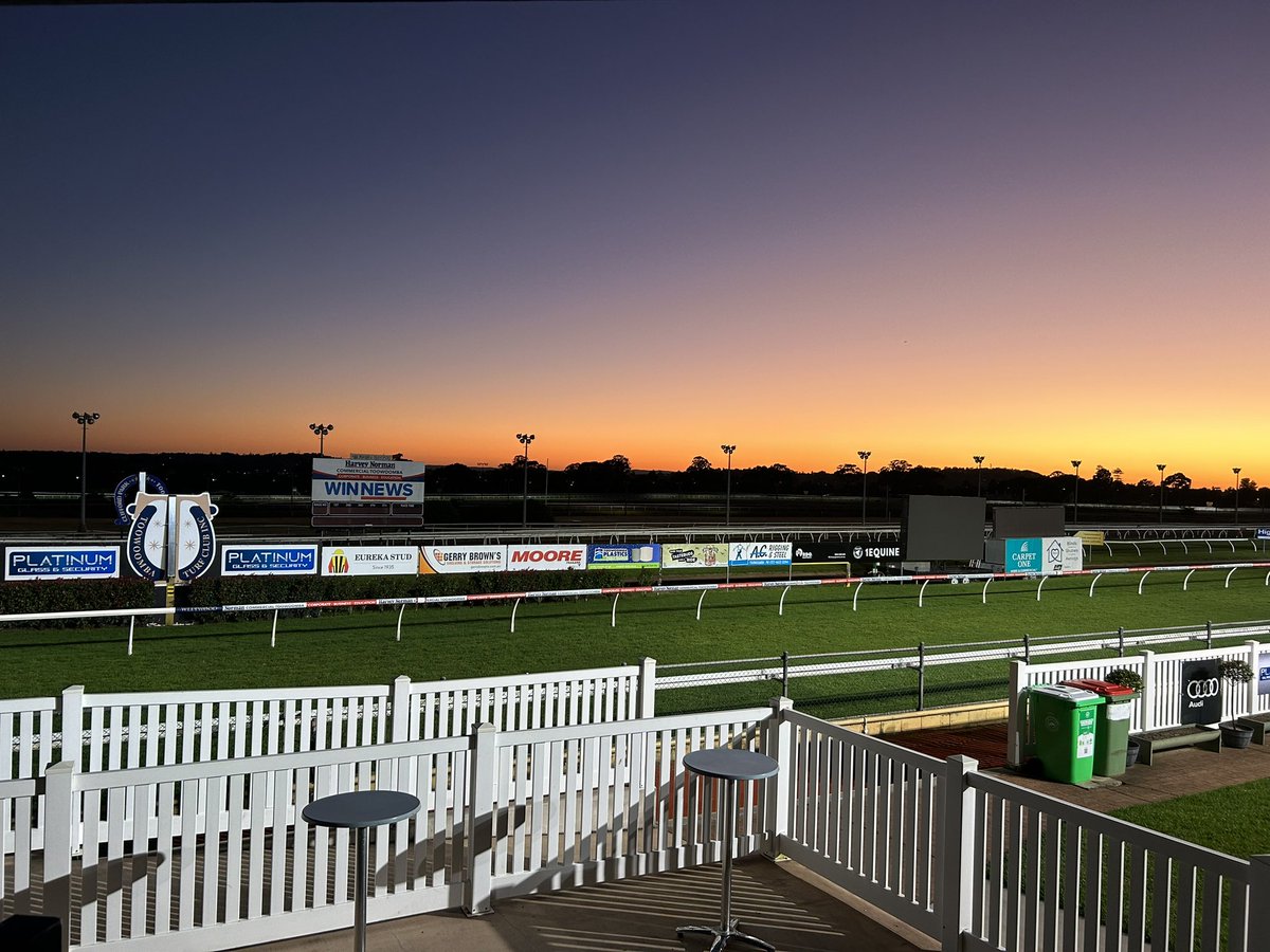 taity69's tweet photo. Good morning from @CliffordPark_ #crackingday
 @jamesjoshea @PaulJoice1 @Kiaarn @michaelmaxworth @Chargey76 @qldtrials https://t.co/RCP1ZXNuOc