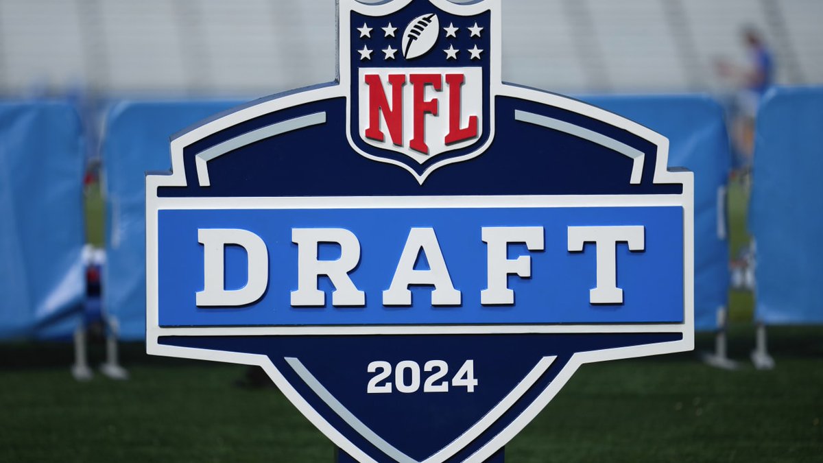 PODCAST: As we get closer to the NFL draft @Eric_Edholm stops by to talk QB prospects and what he'd do at #2 #NFLDraft #ESPN804 espnrichmond.com/episode/nfl-co…