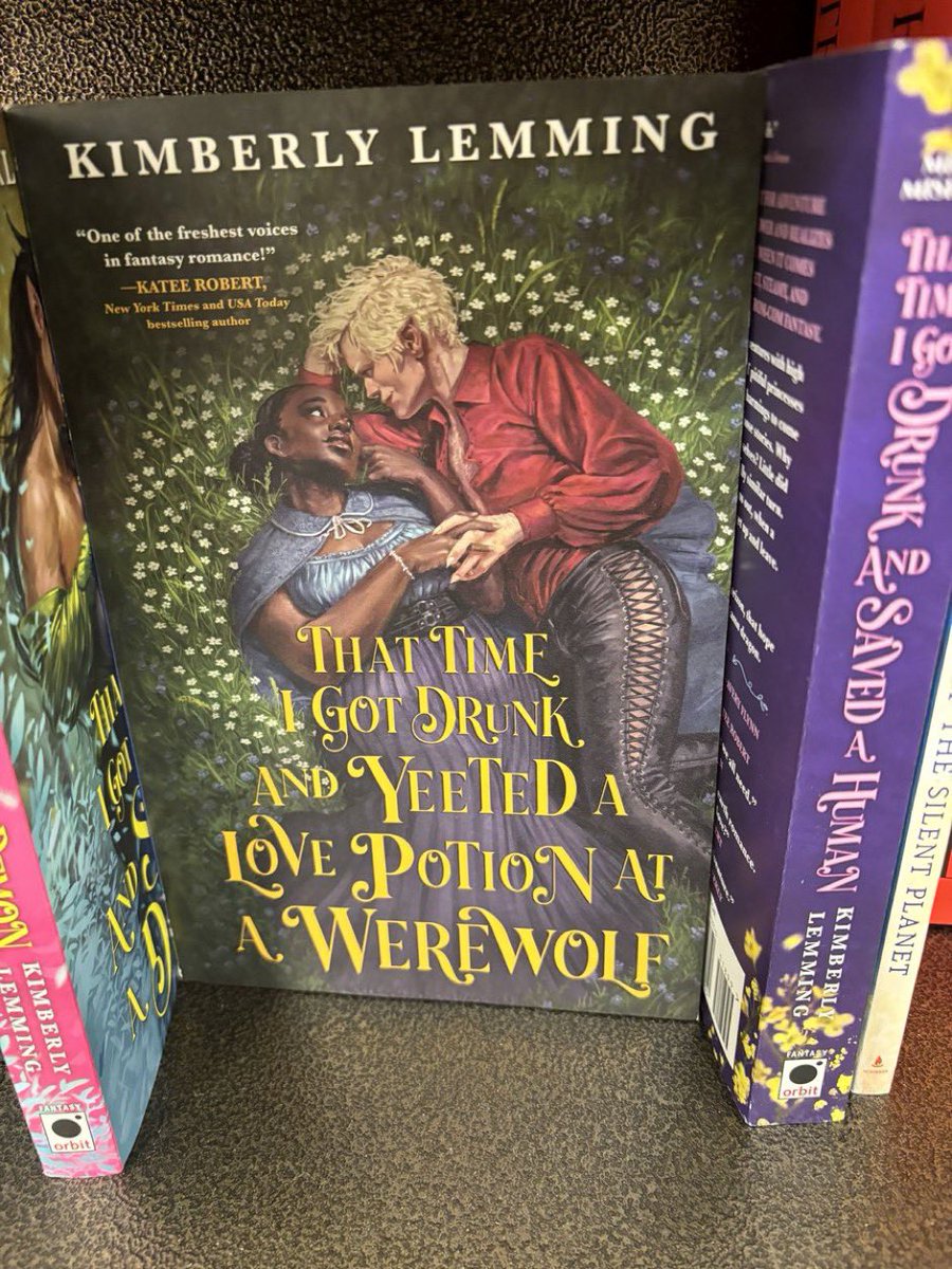 Chuck Tingle tweet media