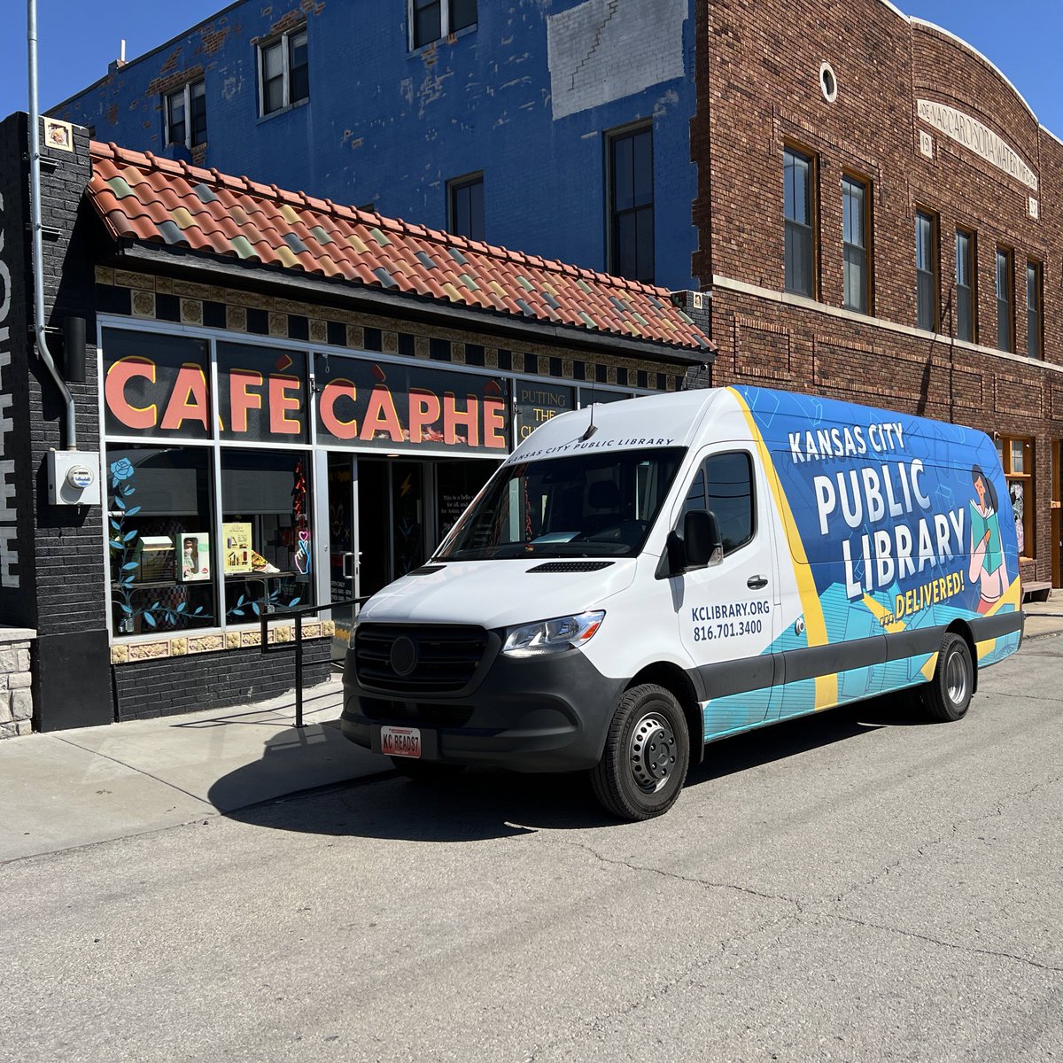 Today is #NationalLibraryOutreachDay! Our Bookmobile offers Library card signup, printing, WiFi and more. At a recent Bookmobile stop at Cafe Ca Phe, Camille got a Library card. “I signed up for a Library card in line. It was so easy!” Learn more: kclibrary.org/bookmobile