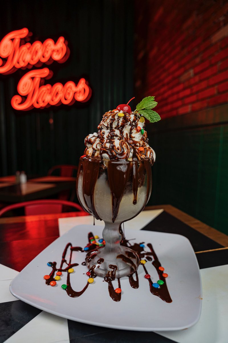 The cherry 🍒 on top after your meal!
Our Awesome Brownie is as delicious as it looks 🍦

•
•

#vegas #lasvegas #vegashappyhour #lasvegashappyhour #vegasdrinks #lasvegasdrinks #lasvegasfood #vegasfood #lasvegasrestaurants #lasvegasrestaurant #vegasrestaurants