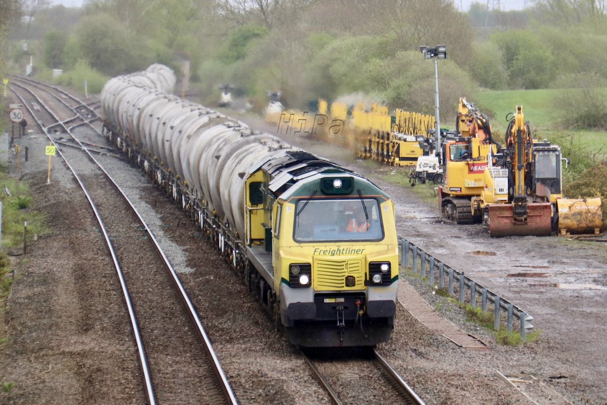 General Electric ‘PowerHaul’ #Class70 70011 hauls Freightliner 6G65 0919 Hope Earles Sidings > Walsall Middle Yard across recently renewed Stenson Jn