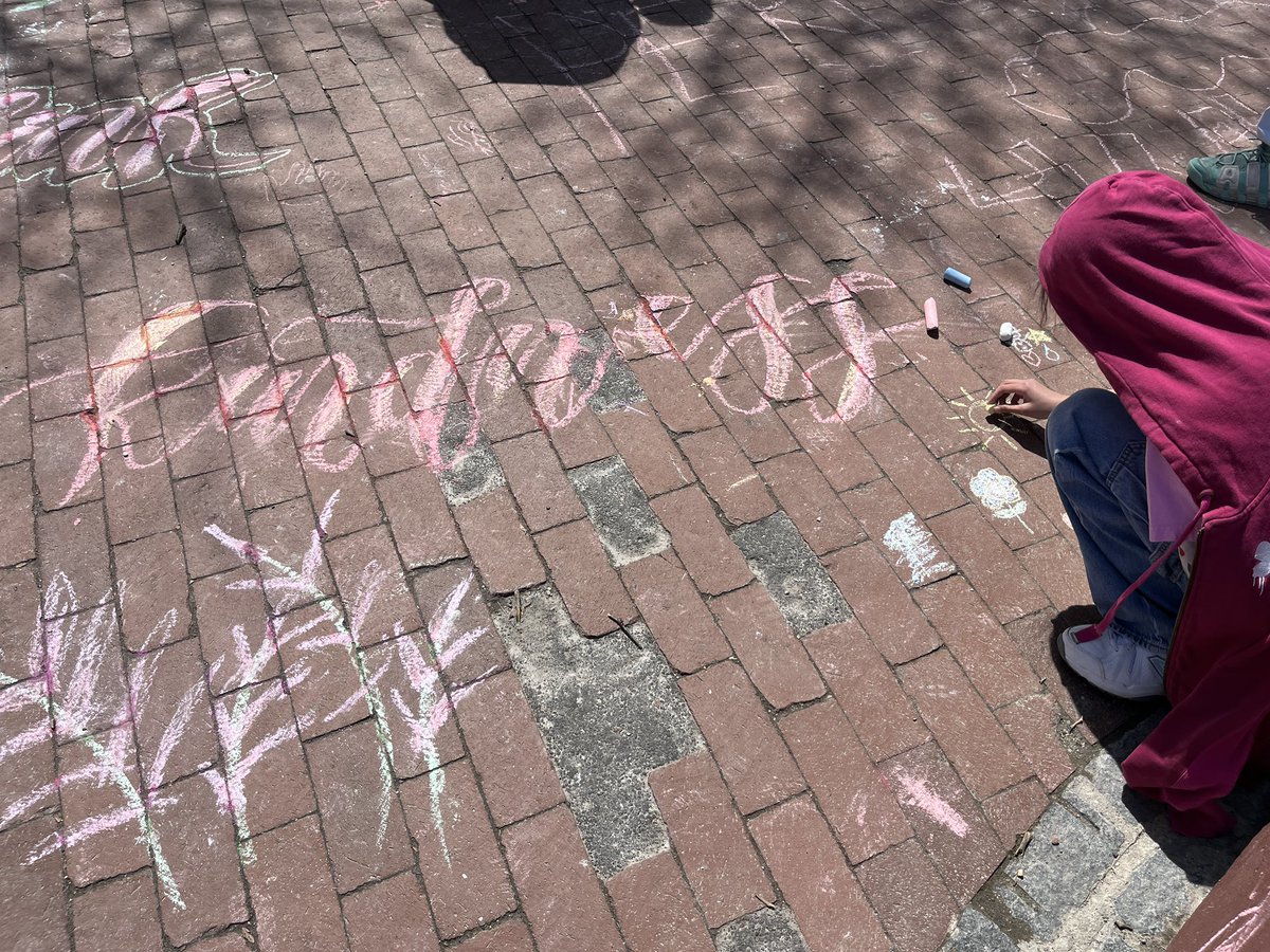 Today we recognized the International Day of Pink at DAS and Market Lane.👚We called OUT discrimination, hate & bullying… called IN kindness, love, acceptance & inclusion! Big thanks to staff & students for your creativity in the playground and in the classrooms! @marketlaneps1