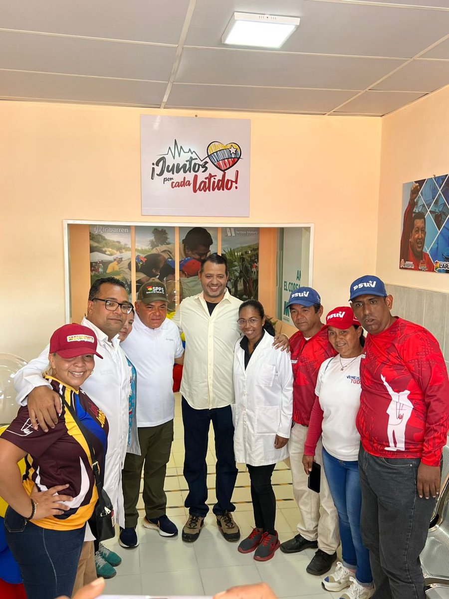 AdolfoP_Oficial's tweet photo. #10Abr Más de 6 mil familias son beneficiadas con la rehabilitación y ampliación del Consultorio Popular tipo II Los Naranjos, en la comunidad Morrocoy, parroquia Guerrera Ana Soto del municipio Iribarren. 

Junto al alcalde @LuisJonasReyes, autoridades de salud y poder popular hicimos entrega oficial de este importante centro asistencial. 

La rehabilitación contempló la ampliación de espacios que gracias a los tres niveles de gobierno hemos dado respuesta a este macro sector que ahora contará con un centro de salud de calidad y abierto a toda la población. 

@nicolasmaduro @MagaGutierrezV