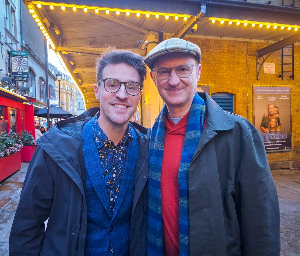 It was an absolute JOY to meet @Markgatiss recently. A lovely man I certainly hope to work with one day. If you ever fancy directing/producing a 1920's silent comedy anytime soon Mr Gatiss, please give me a call... ☎️😶📽️🎬🏆😉