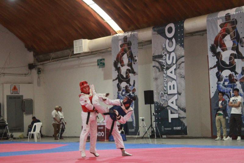 DGETAyCMOFICIAL's tweet photo. Felicidades a Camila y Aarón Valle Puga, estudiantes del CETMAR 02 en Campeche, Camp. por su destacado logro con el que avanzan a la competencia Nacional #CONADEMS en Taekwondo https://t.co/poPxqnmpLE