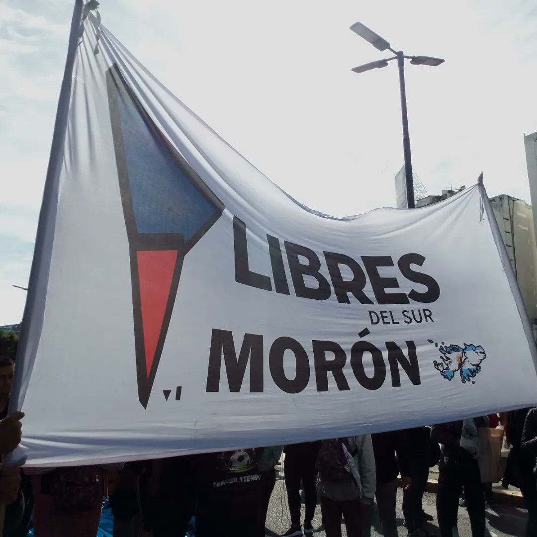 LibresMoron's tweet photo. 📢 #Hoy estuvimos en la #9DeJulio, saliendo a las calles para denunciar el brutal #ajuste que el #gobierno nefasto de #Milei está llevando a cabo junto a múltiples organizaciones sociales. https://t.co/595O8Rrl2j