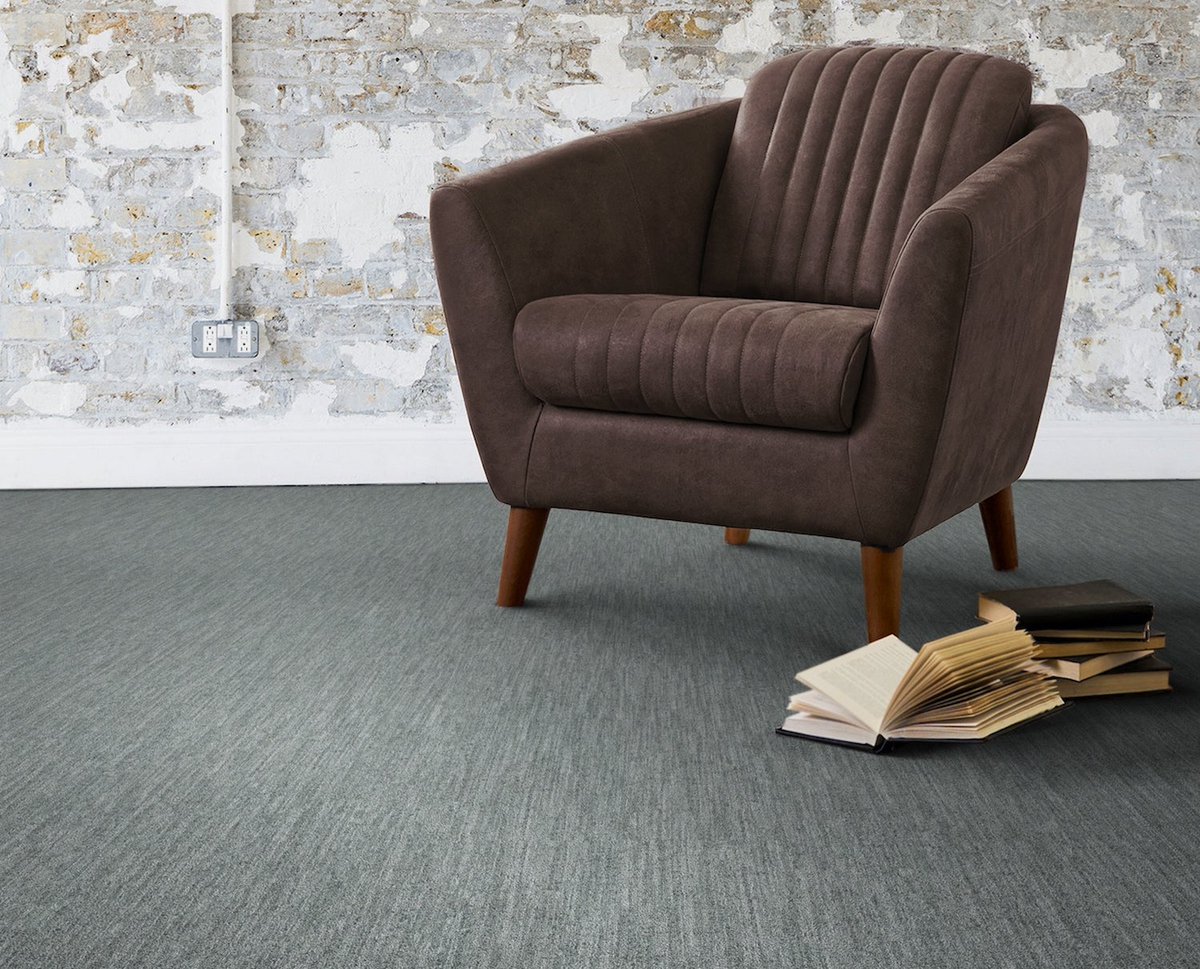 KensCarpets's tweet photo. With its subtle striations in color, our Walinca Carpet Collection is crafted with 100% New Zealand Wool that
features the look of handwoven textiles and offered in an inspiring palette of neutral to deeply rich colors. 
Shown here in Worldly.  #flooring #homedesign #homedecor https://t.co/tlofUwVIVz