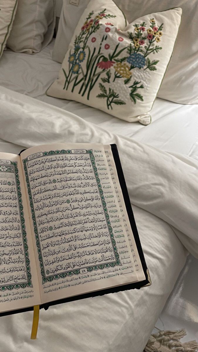 "Vallahi ısrarla duâ edene 
Allah, her dilediğini verir.."