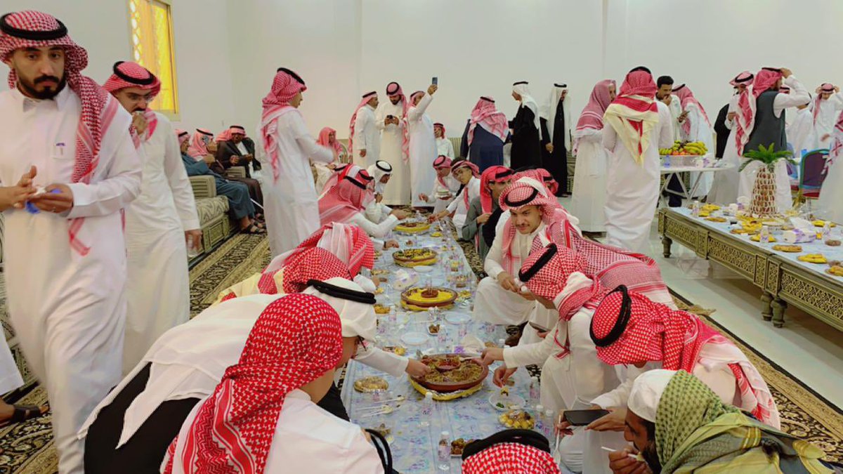 jtanmiatdus's tweet photo. أقامت جمعية التنمية الأهلية بقرى عويرة حفل المعايدة بمناسبة عيد الفطر المبارك لعام ١٤٤٥هـ في القاعة الحضارية بمقر الجمعية  بعد صلاة العيد مباشرة .
#عيد_الفطر_المبارك https://t.co/0zLwJjIaB2