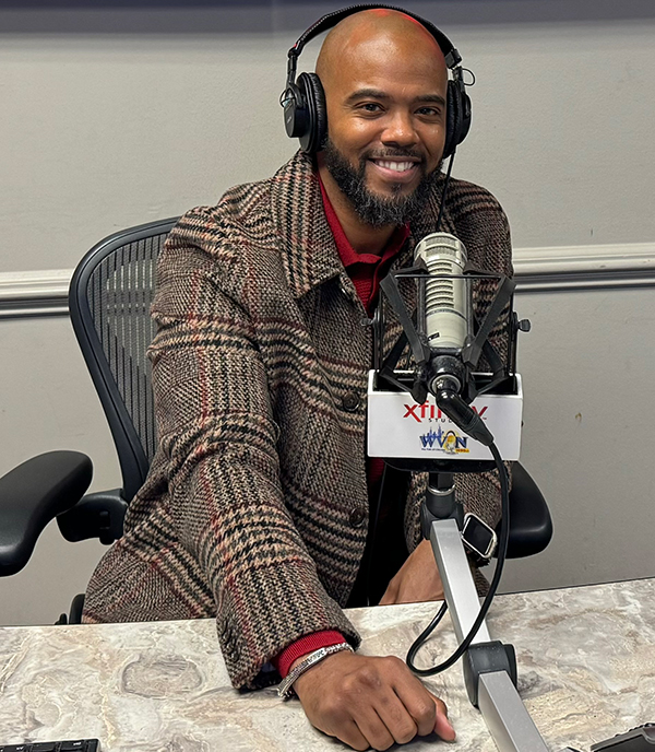 @janeaddamscoll’s Branden McLeod talked about social policies impact on Black fathers’ roles, false portrayals on Black fathers & the tests they face, how views of Black dads have grown, & ways families benefit from involved dads on @WVON1690 “Equal Hope.” bit.ly/3TW7164