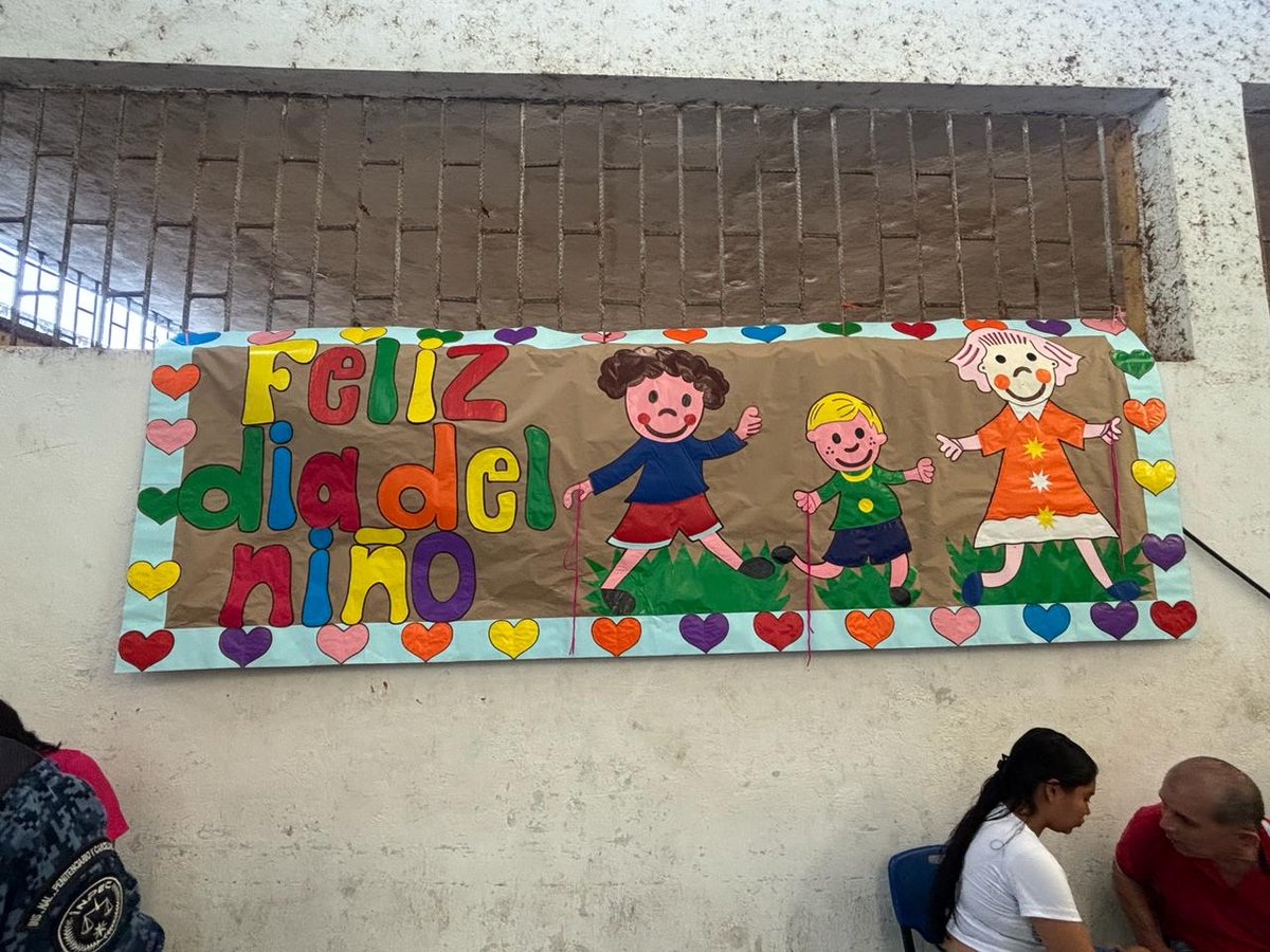 👧👦 #DíaDelNiño | A través de actividades recreativas con los hijos de las personas privadas de la libertad, se celebró este día en el Establecimiento Penitenciario de 📍 #PuertoBoyacá, con el apoyo de la #AsociaciónCristianaJuvenil del municipio. 😃 #TodosCuentan