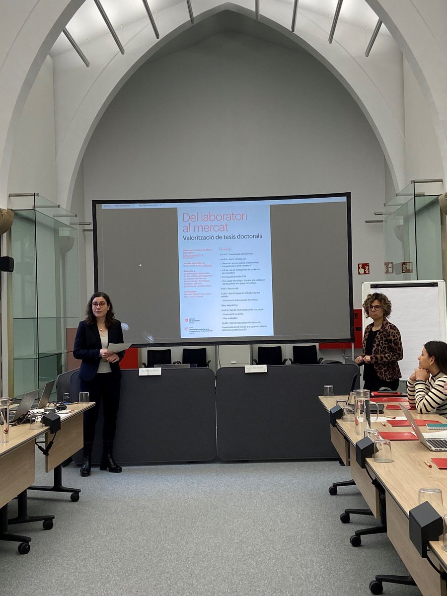 BetDachs's tweet photo. 📍Molt satisfeta de la sessió formativa i pràctica d'avui sobre la #valorització de tesis doctorals.
La col.laboració entre @UVic_PhD
i #OTRI ens donarà moltes alegries 🌟
A la @uvic_ucc entenem la #transferència dels resultats de la nostra #recerca com a una responsabilitat 🌐 https://t.co/a181LjiKto