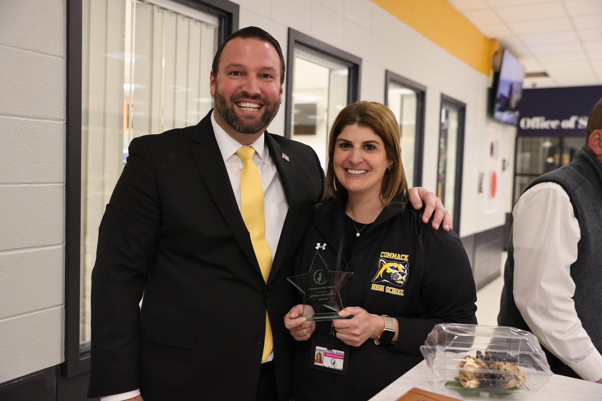 CommackSchools's tweet photo. Superintendent Dr. Jordan Cox presented Curriculum Associate For Secondary Education Dr. Jennifer Santorello with the Commack Star Award on Wednesday. 

“Dr. Santorello never shies away from any task thrown her way, and she always does it with a smile,” Dr. Cox said. https://t.co/MBcvz8nAoV