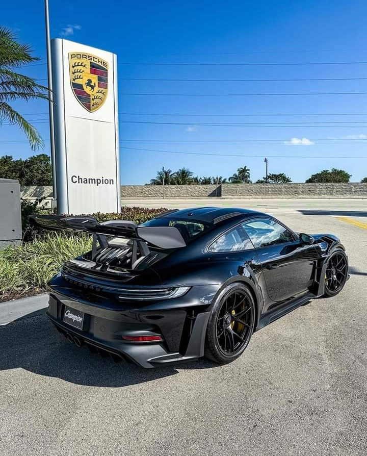 Oscarol95842891's tweet photo. #Porsche 🖤 https://t.co/aUi3iblrqm
