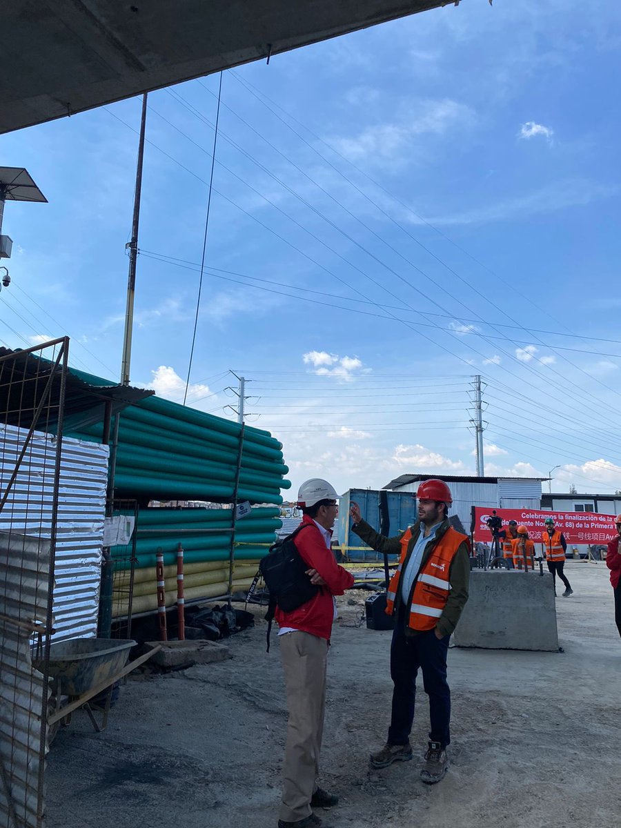 En los #100DíasPorBogotá  ni #UnMetroAtrás por #ElMetroDeBogotá vamos a defender el sistema de transporte que merece #Bogotá en 24h termina la construcción  del puente norte de la intersección en la Av. primera de mayo con Cra.68