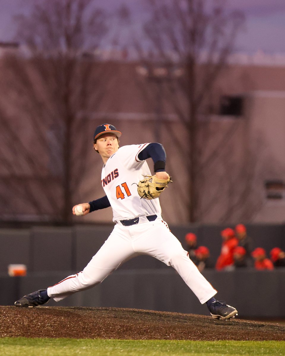 Home cookin'.

The #Illini are 8-1 at Illinois Field this season.

#HTTO