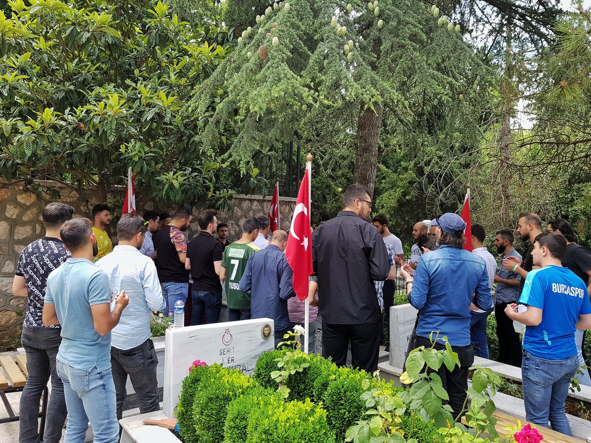📢 Bayramlaşma ve Şehitlik ziyaretimiz, 12 Nisan Cuma (Bayramın 3. günü) saat 15.00'te Pınarbaşı Parkı'nda gerçekleştirilecektir. Tüm taraftarlarımız ve hemşehrilerimiz davetlidir.