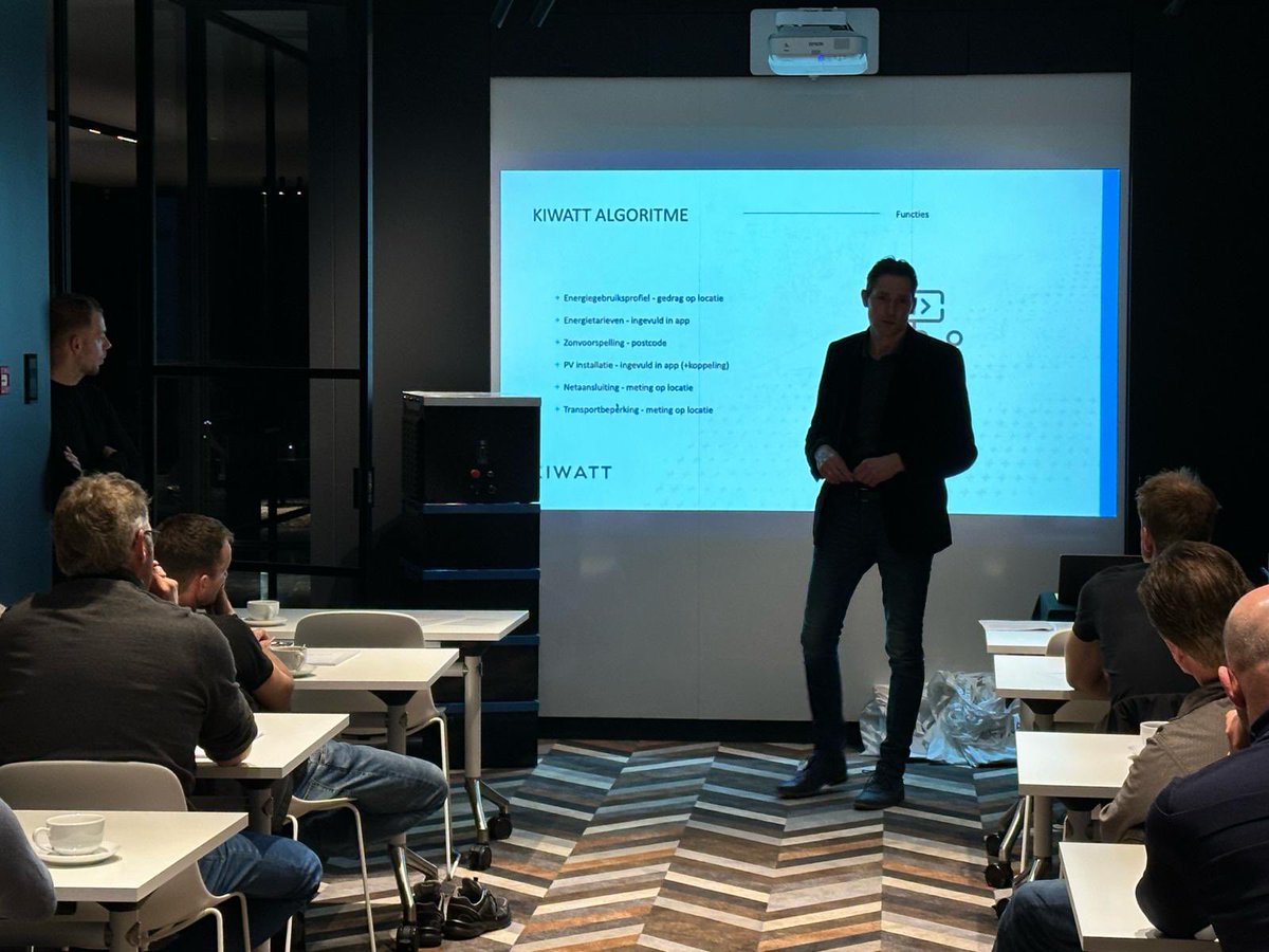 Gisteravond een presentatie mogen geven over de ervaringen met onze batterij tot nu toe. Meest recente ontwikkeling is de toepassing van energieopslag voor de onbalansmarkt. Het blijft boeien de energietransitie.