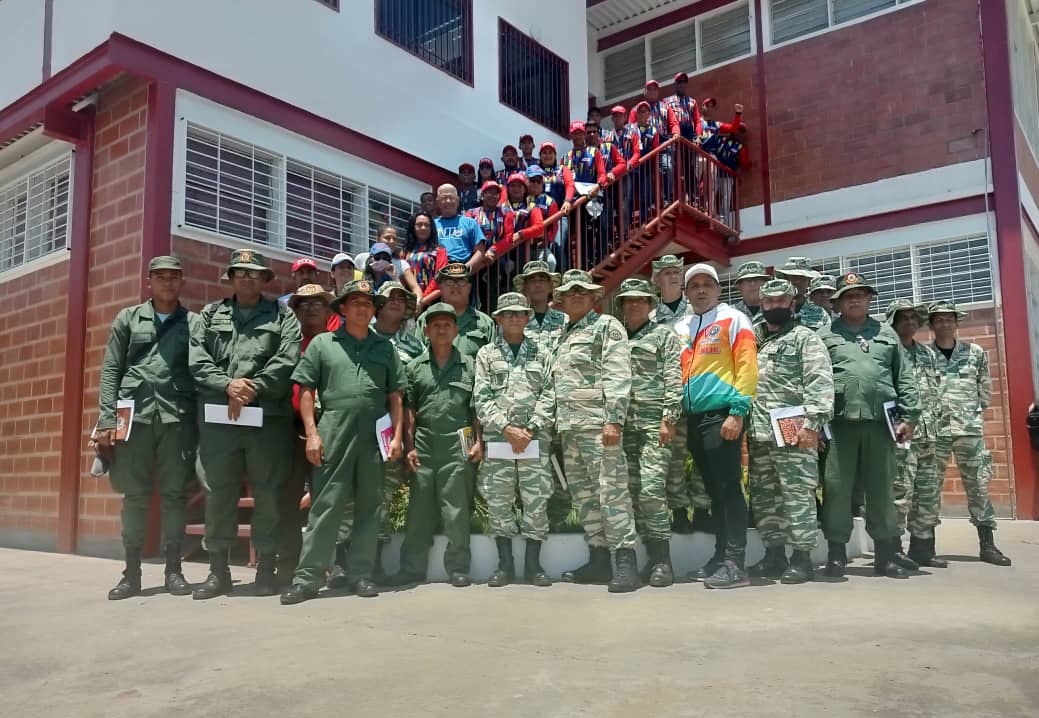 Hábitat y Vivienda tweet media