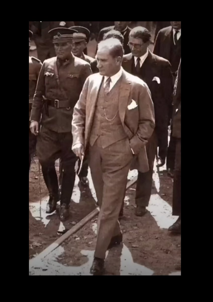 Bugün bayram yapıyorsak,bunu Atamıza borçluyuz 🇹🇷❤️ #Atatürk