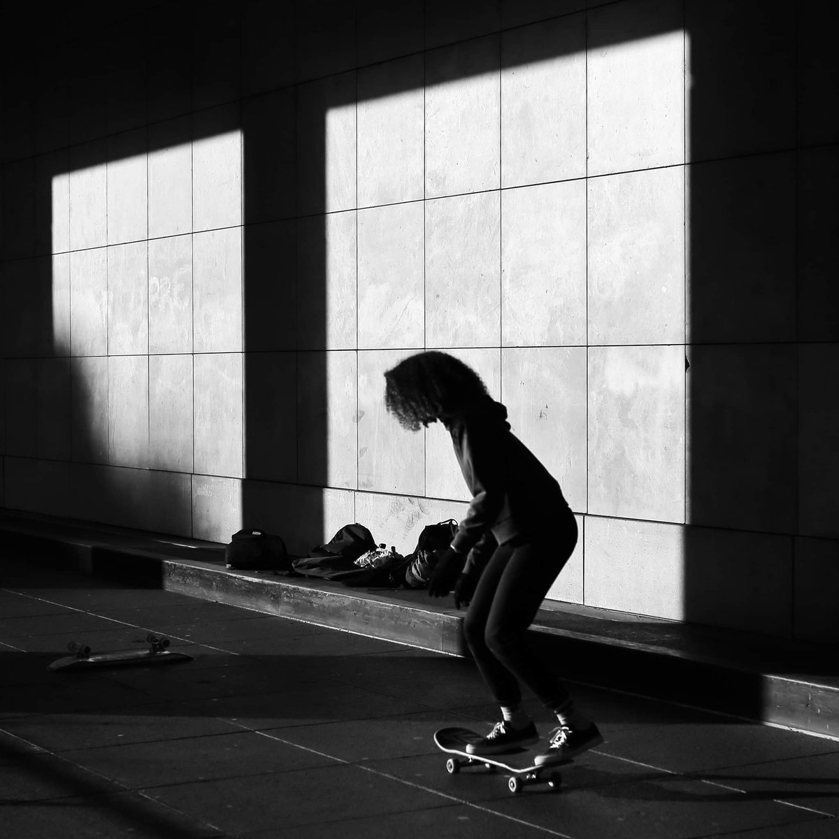 Skating #streetphotography #street #blackandwhite #Paris #pascalcolin #canon #50mm