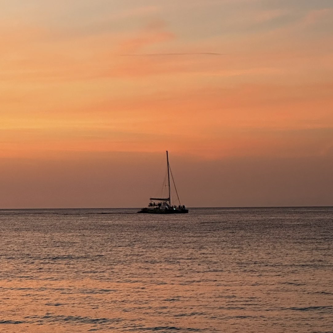 B&W Wednesday…pretty sure I prefer the colorful sunset. Which do you prefer?

📍Sandals Ochi

#SusieQTravels #OklahomaTravelAgent #travel #vacation #supportsmallbusiness #SandalsResorts #BeachesResorts #Jamaica #SandalsOchi #bnwwednesday #skyesthelimitvacations ✈️