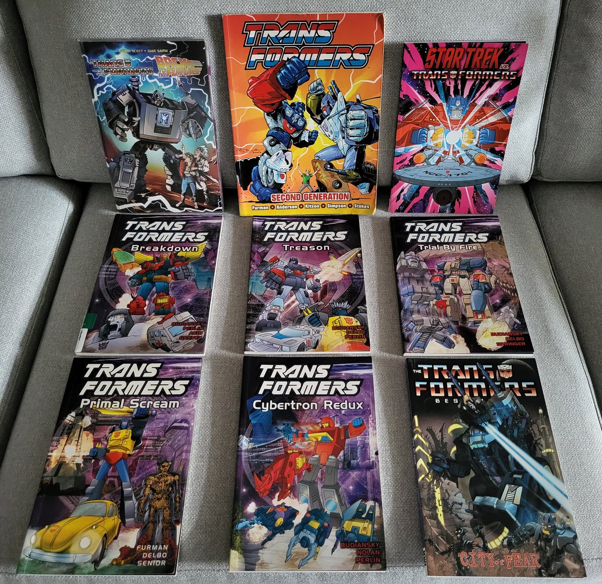 A small part of my #Transformers graphic novel collection. Some truely classic stories contained within these pages 📖

Loved getting the weekly comic delivered to my home and reading it over the weekend while off school 💯

Memories for life...🤖🚚

#MoreThanMeetsTheEye
#RollOut