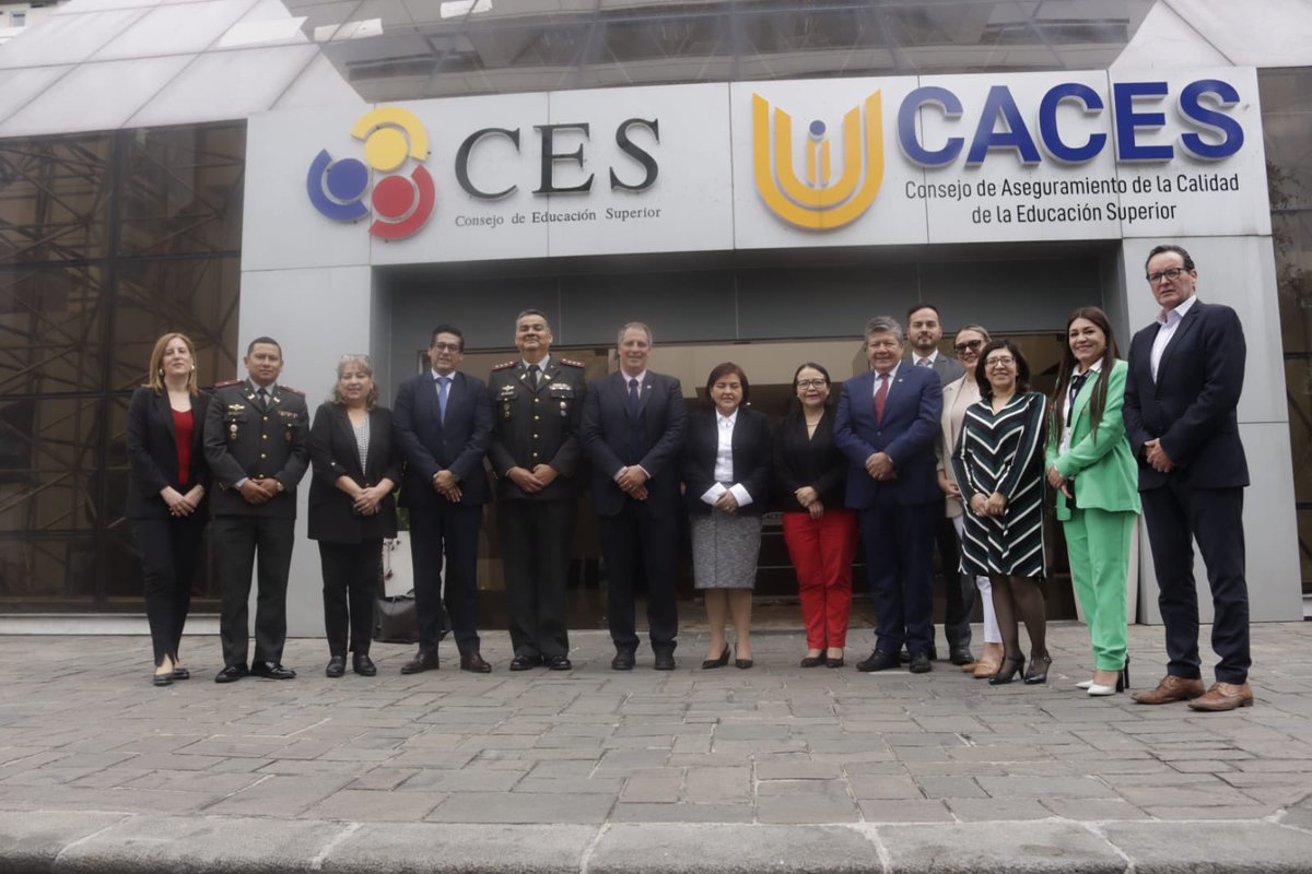 “Nunca una universidad había postulado 20 programas al mismo tiempo”, explicó este miércoles 10 de abril el presidente de la ENAEE, José Carlos Quadrado, durante la ceremonia en que entregó oficialmente la acreditación EUR ACE a las 20 ingenierías que dicta la #ESPOL.

“Es algo
