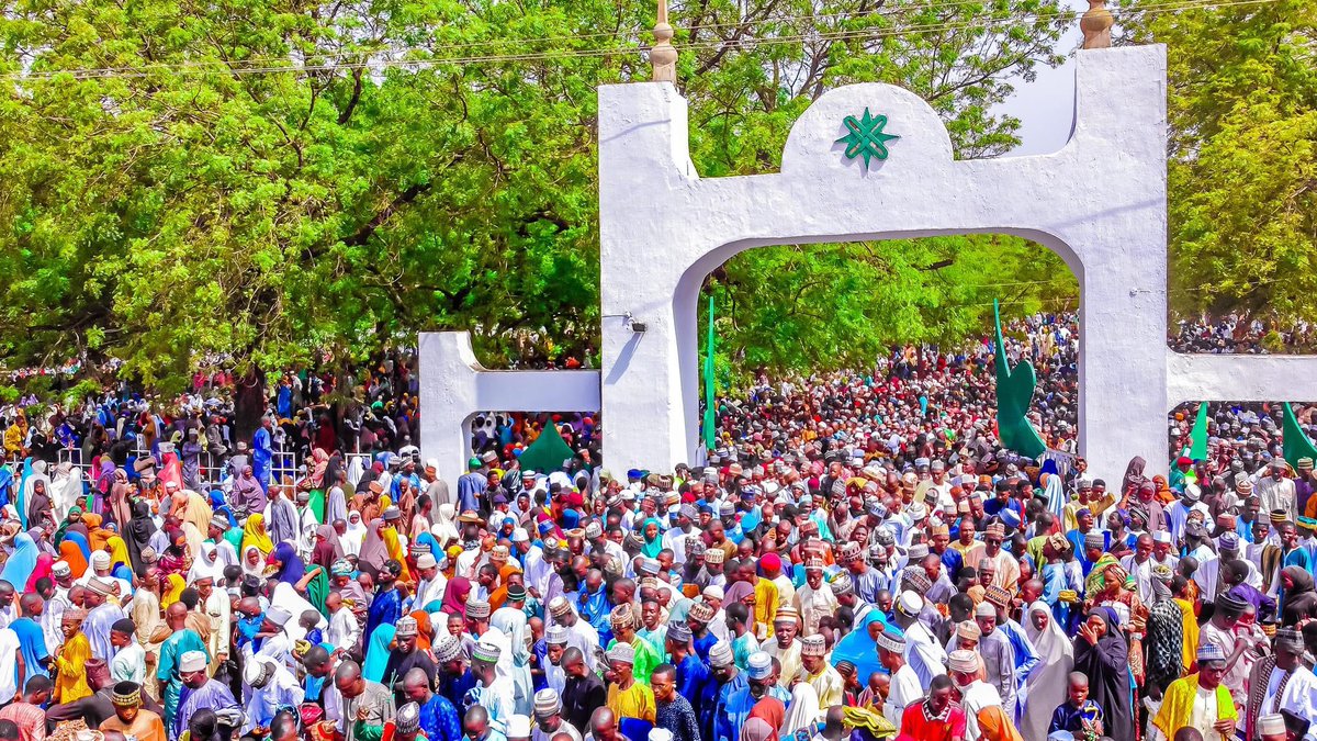 NasarawaX_'s tweet photo. Eid al Fitr prayer at the Al-Iman Eid ground Lafia, Nasarawa state.

#EidAlFitr2024 
#EidUlFitr https://t.co/mKqF9o12Cw