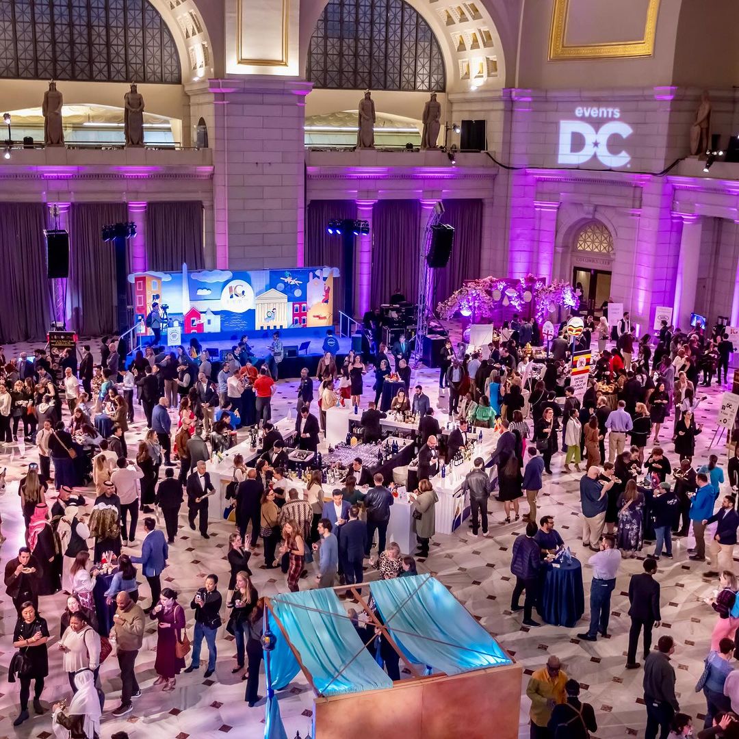 Wordly tastings at the Embassy Chef Challenge 🍽️ hosted by Events DC at @eventsustation 🌎🌏🌍

#DesignCuisineEvents #DC #WashingtonDC #dcweddingplanners #dcweddings #dcbrides #dcfoodie #weddingcatering #dccatering