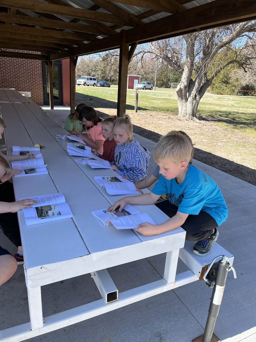 It was a great day to take our learning outside and soak up some vitamin D while reading about the War of 1812! #ginwvikings #row