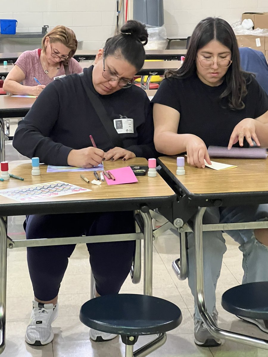 BlantonCounsel's tweet photo. Last week we hosted an opportunity for families of students who would be taking their STAAR test today to come and write a motivational letter. It was so heartwarming to see such a wonderful turnout! @Goliad_Elem @clopezbilingual #DreamBig #Hardwork #Teamwork https://t.co/R2LZpYTcEM