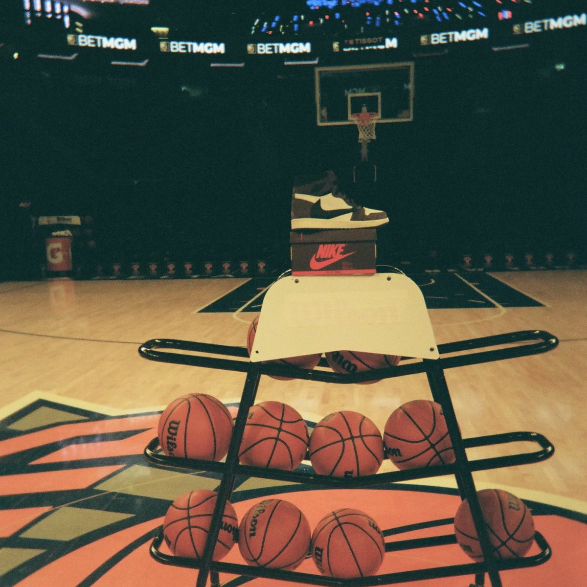 We took Knicks superfans @jerryferrara and @arielhelwani to the court in the world’s most iconic arena 📸 Find out what went down tomorrow 👀 @TheGarden #comingsoon