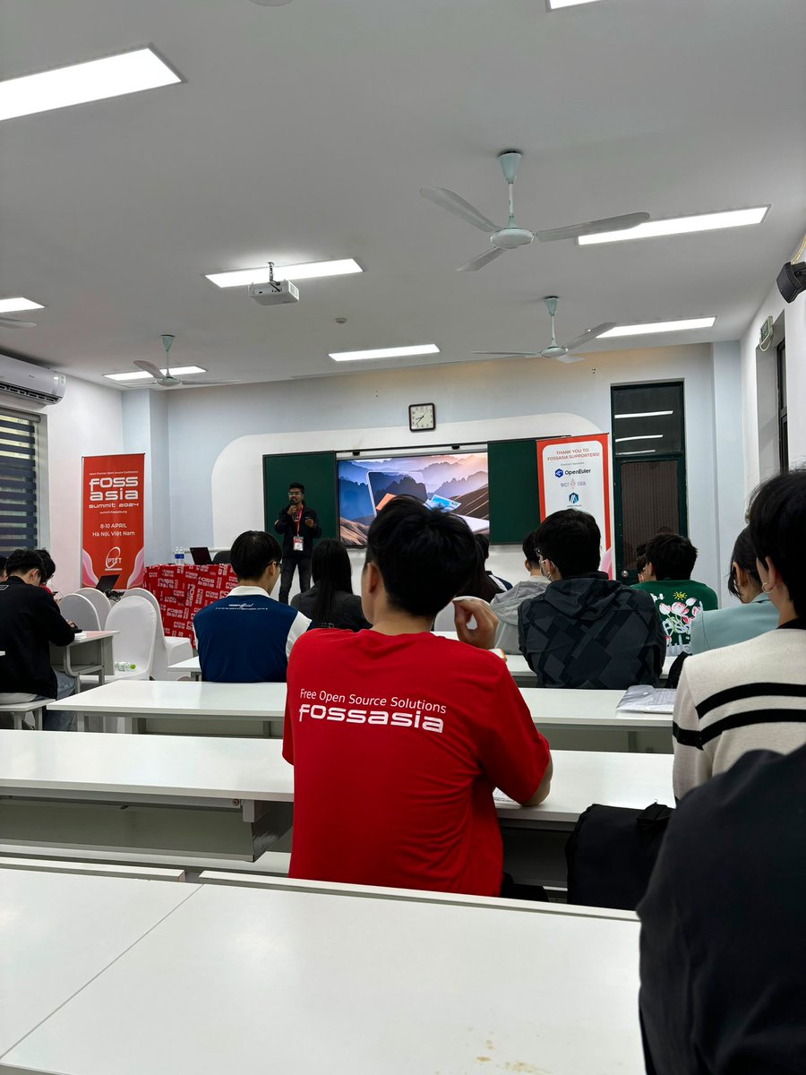 It is great to be back at @fossasia after more than 5 years. Thank you for having me and hope you all learnt about paying the web forward with Web monetization today. @Interledger #webmonetization