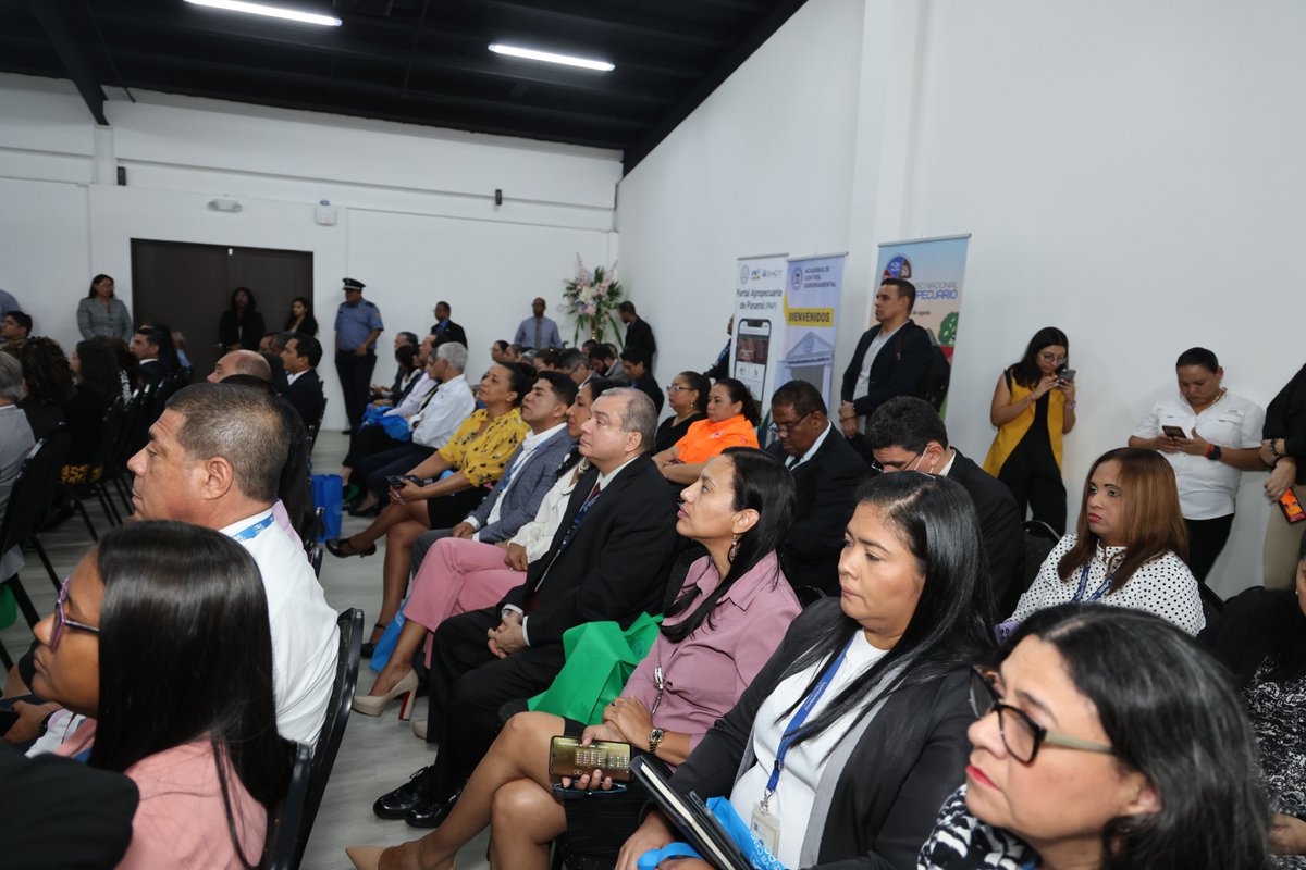 El Ministro @rogertejadab participó del lanzamiento del 'Portal Agropecuario de Panamá' en la Academia de Control Gubernamental de la @ContraloriaPma.