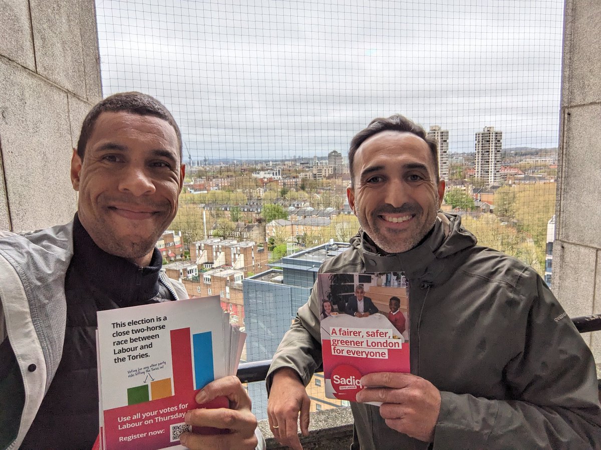 Great views from Brawne House and a productive session on the Brandon Estate #SE17 tonight. Picked up some housing related casework and spoke to lots of people who will be voting for @SadiqKhan and @LabourMarina on 2nd May.