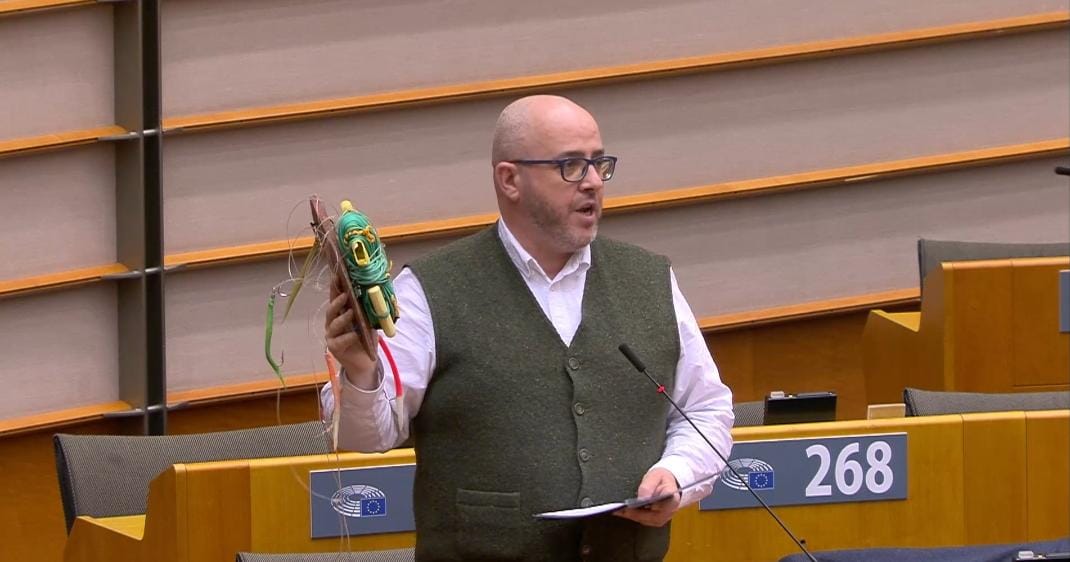 This is the fishing line that young Muireann Kavanagh of #Arranmore, #Donegal can no longer use due to restrictions. She can't fish off the coast as her family did for generations. Tonight in EuroParl I spoke of the need to ensure a future for young people in fishing communities.