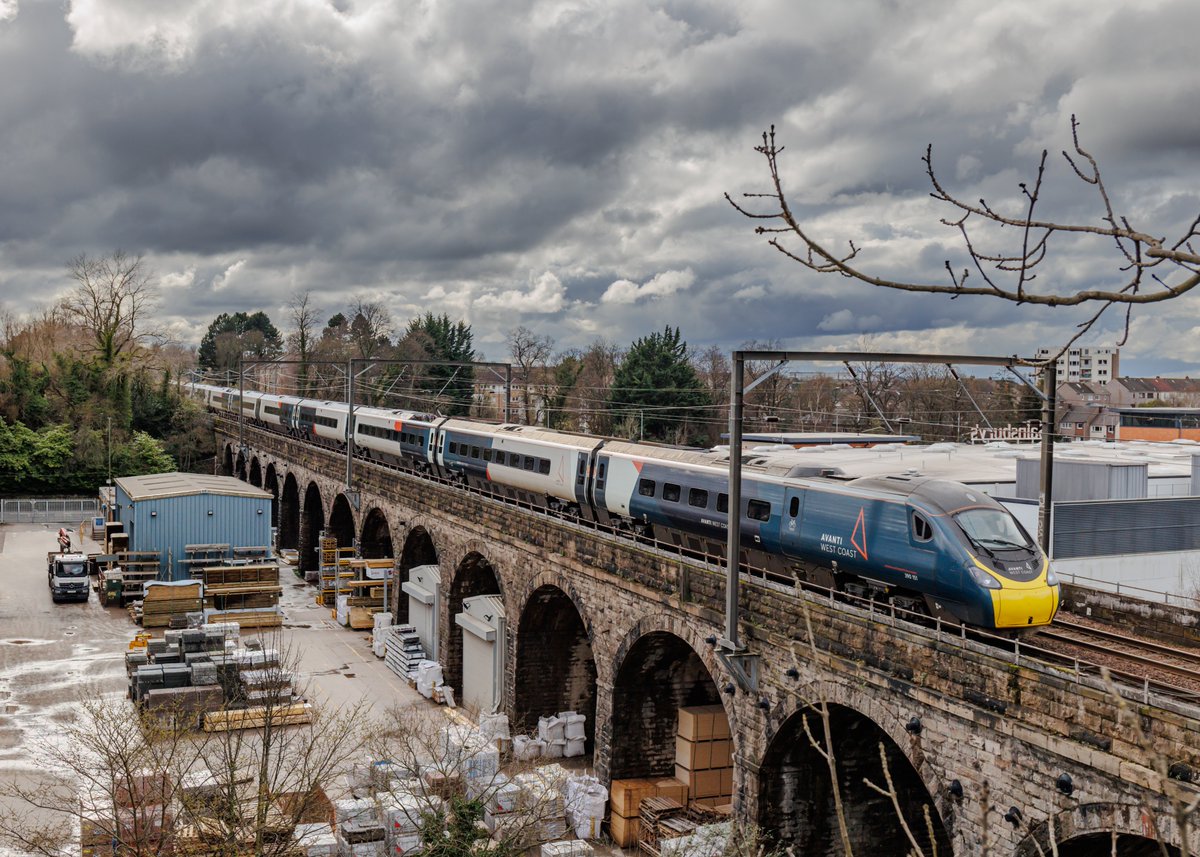 📍 Slateford Viaduct, Edinburgh #ScotlandsRailway

@AvantiWestCoast