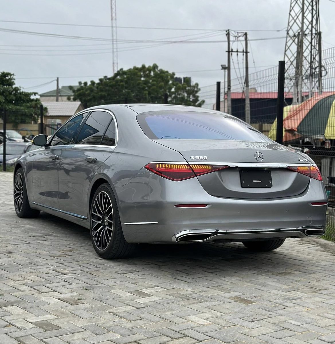 2021 Mercedes Benz S580
- Grey on tan Interior
🏷️: 230 million naira only 
Contact for details. 📥