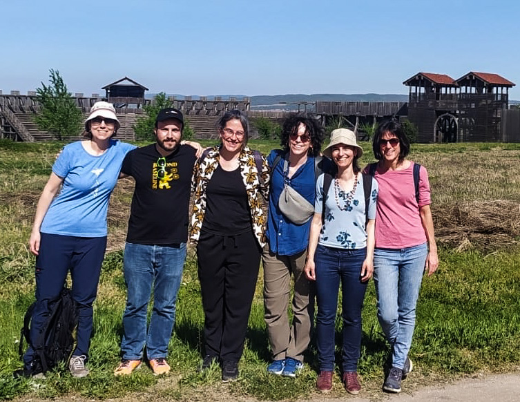 ZooarchLabSheff's tweet image. The Sheffield diaspora so well represented at the ICAZ Roman Zooarchaeology Working Group in Belgrade! From left to right: Maaike Groot, @MatteoBormetti, Cleia Detry, @dr_bone_lady, Silvia Valenzuela Lamas, Lídia Colominas Barberà  @ICAZ_News