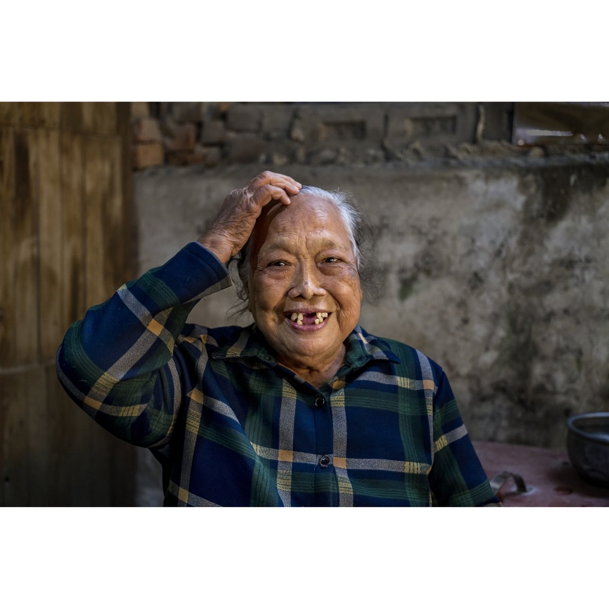 1st image: Coal vendor.
2nd image: Railroad Inspector.
3rd image: Sweets vendor.
4th image: Buddha statue vendor.

Mandalay, Myanmar, 2024.
#LeicaSL3