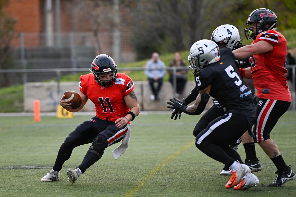 MyOwnViewBcn's tweet photo. Momentos d la jornada 10 de la Liga Española Serie A 2024, @BDN_Dracs    vs @pioners 
.
.
#lnfa #seriea #lnfaseriea #football #americanfootball #futbolamericano #fans #footballplayer #footballplayers #footballfans #americanfootballfans #conéctatealfootball🏈 #enjoyfootball https://t.co/YkDUzkrDgv